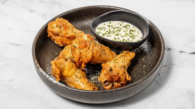 Fried Garlic Chicken Wings (5 pcs).